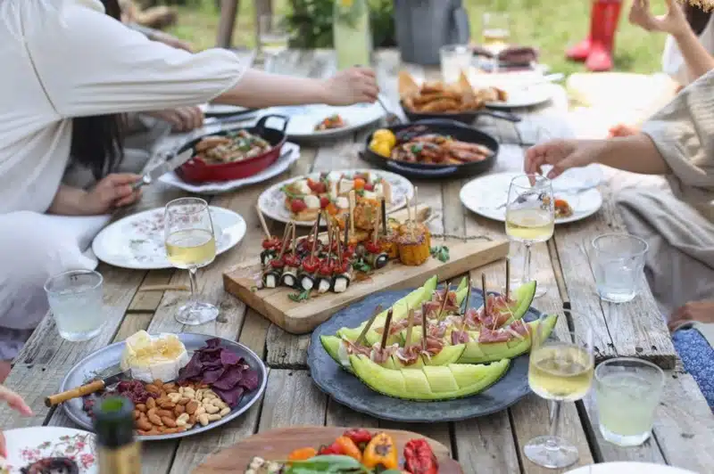 Les étapes essentielles pour réussir l'organisation d'une fête de famille