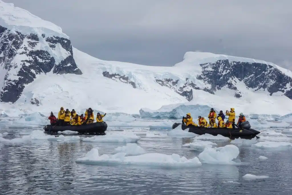 Pourquoi faut-il choisir de voyager pour l’Antarctique ?