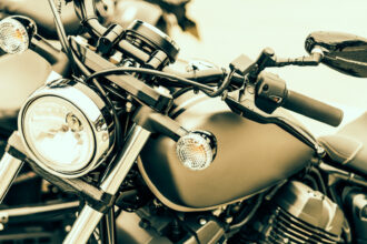 Roadsters : comment ces motos ont conquis les routes et les motards ?
