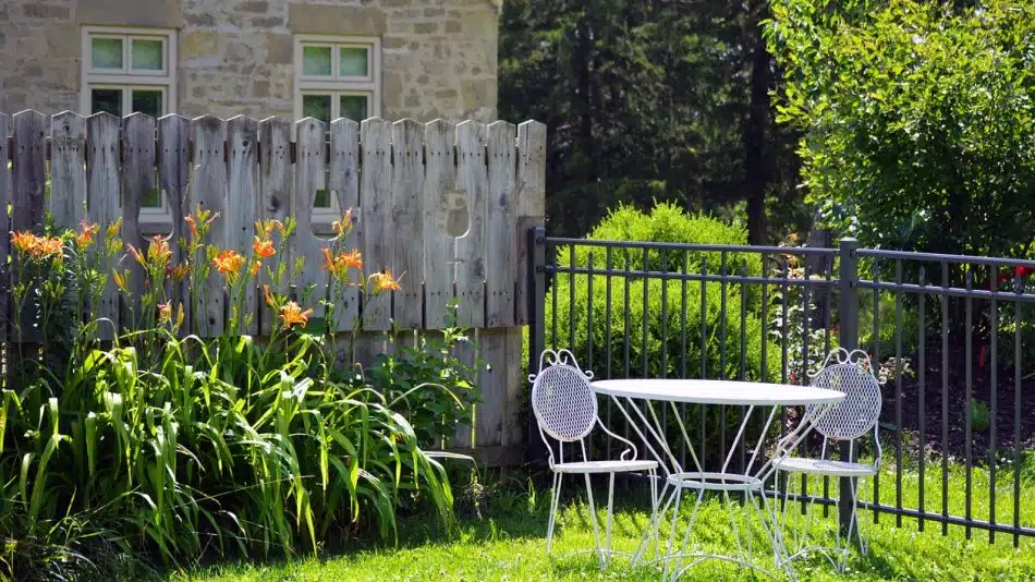 Salon de jardin : quelles sont les utilités de cet aménagement dans une maison ?